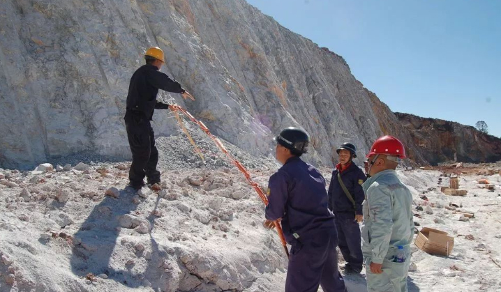 Výhody emulznej výbušnej kompozitnej plastovej fólie